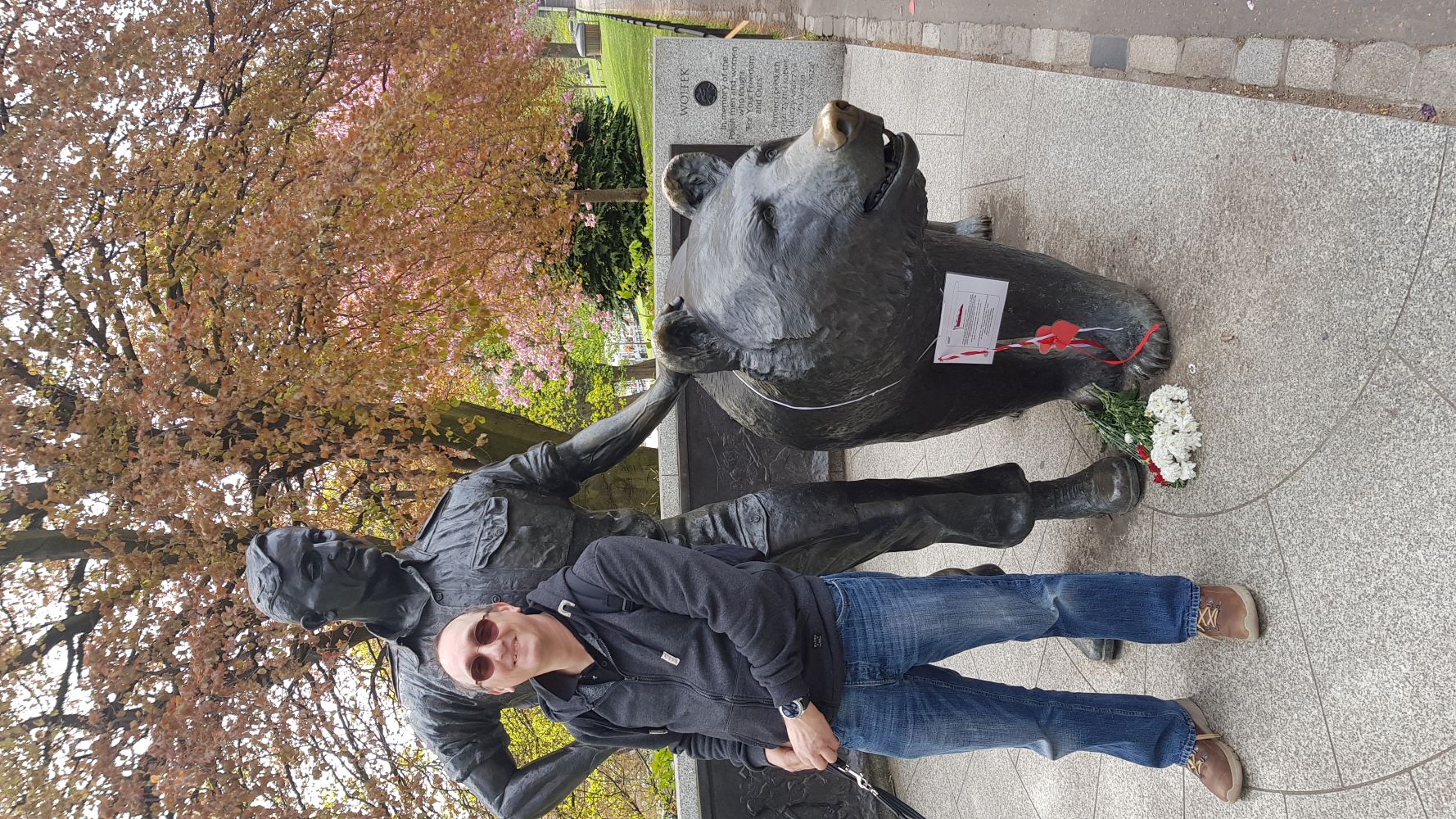 Statue of Wojtek the bear