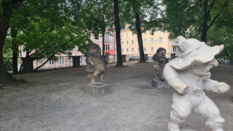 Dwarf Garden - Statues