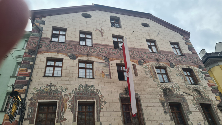 Goldener Adler Image from the ground up