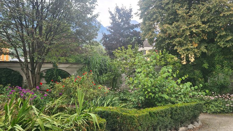 Musikpavillon - Flower Beds Bridge